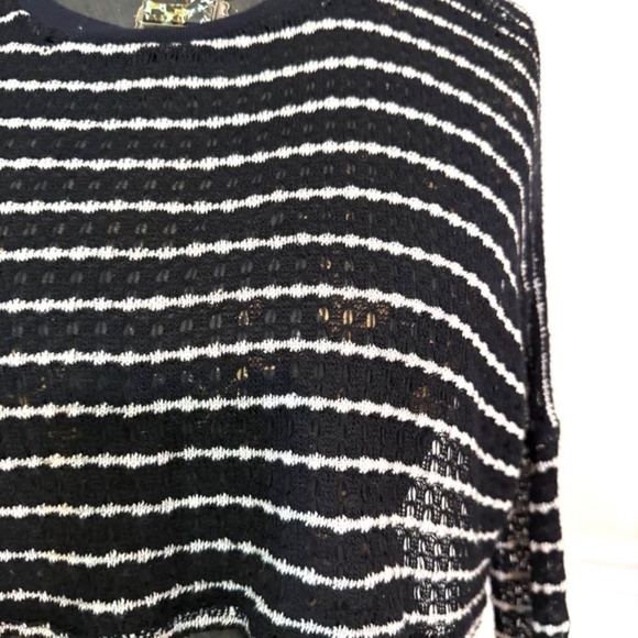 Soprano knit crop top size Medium - Picture 8 of 8